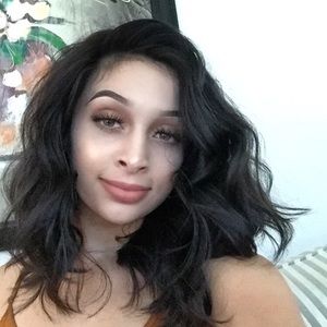 Meet your Posher, Ebony